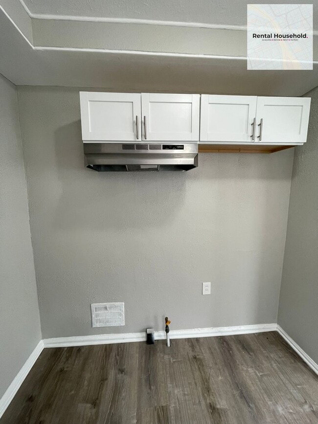 Foto del edificio - 3 Bedroom 1 Bath Bungalow Just $1300