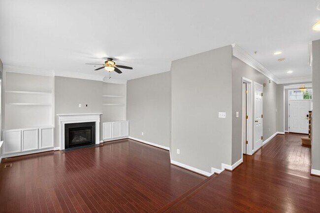 Foto del edificio - 2983 Devonfield Ave