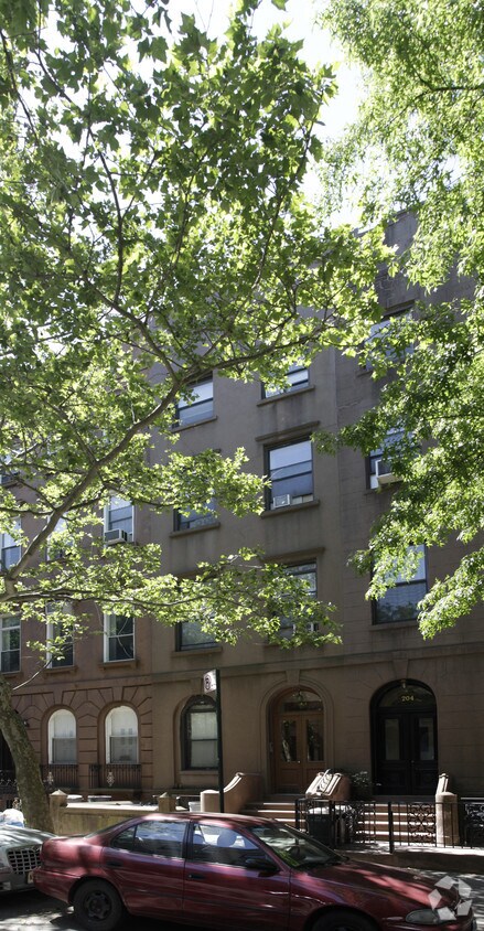 Primary Photo - 106 President St