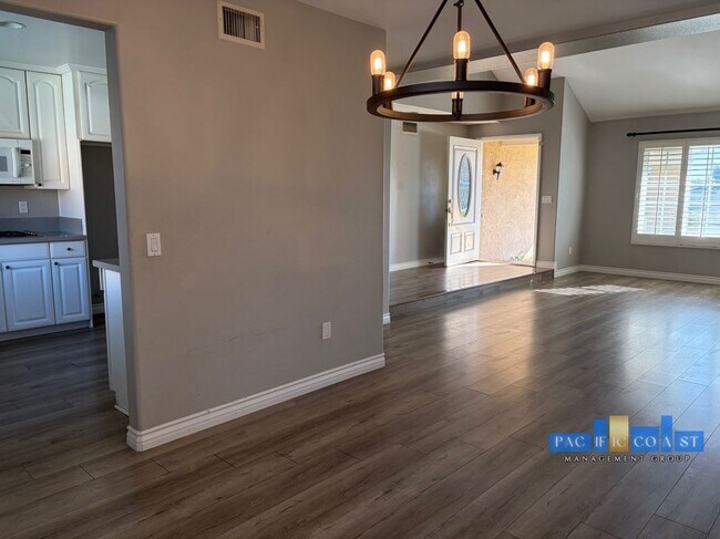 Foto del edificio - 346 Hilltop Ln