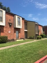 Building Photo - 13480 S Thorntree Dr