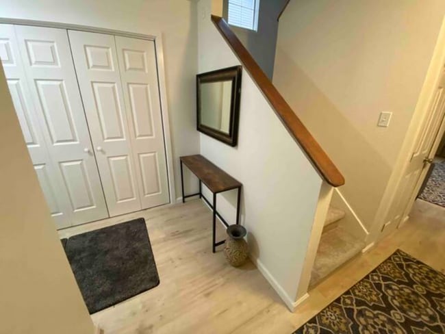 Foto del edificio - 5422 Larkspur Cir