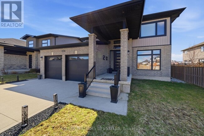 Building Photo - 1615 Sandridge Ln