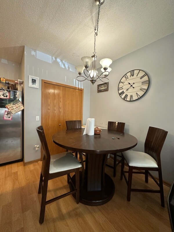 Foto del edificio - 3639 Vermilion Ct N