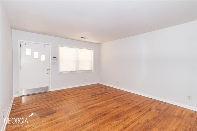 Building Photo - 207 Buchanan Terrace