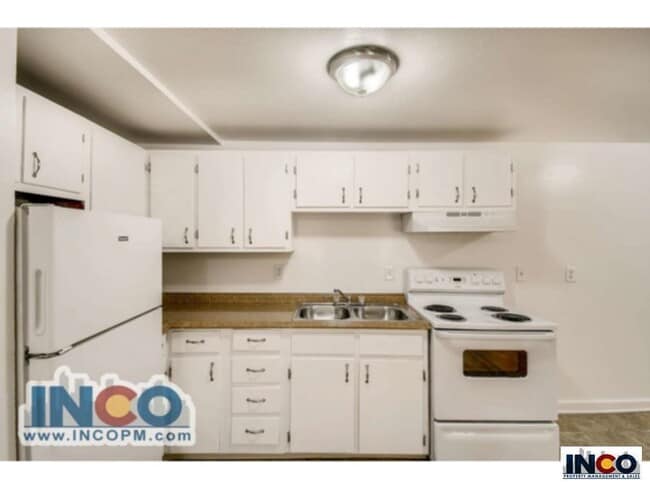 Building Photo - Cute 2 bedroom 1 bath in Littleton!