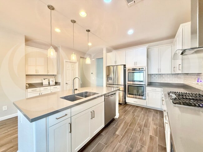 Building Photo - 4336 E Mesquite St