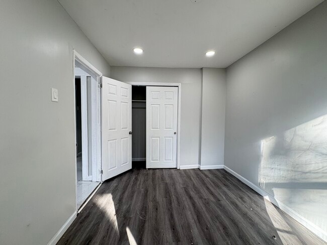 Building Photo - 122 Bergen Ave