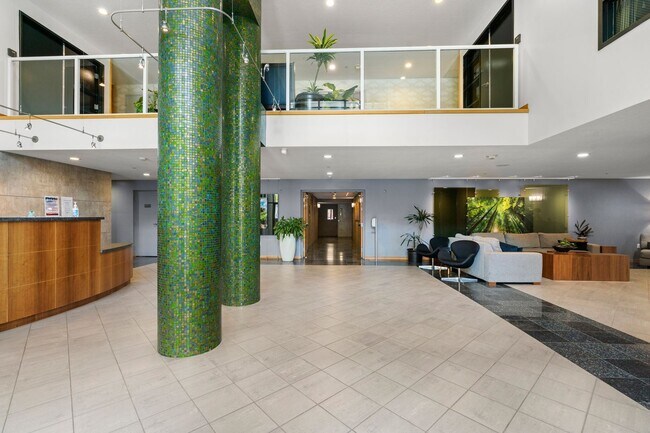 Foto del edificio - Super Spacious Cortez Hill 2-Bedroom at Discovery! Small Pet Ok!