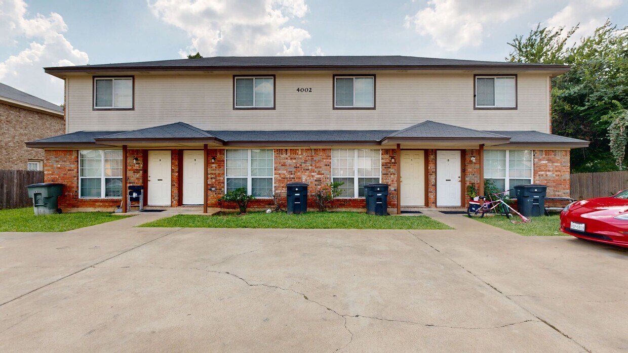 Foto principal - ONLY $995 FOR THIS COZY BEAUTY!