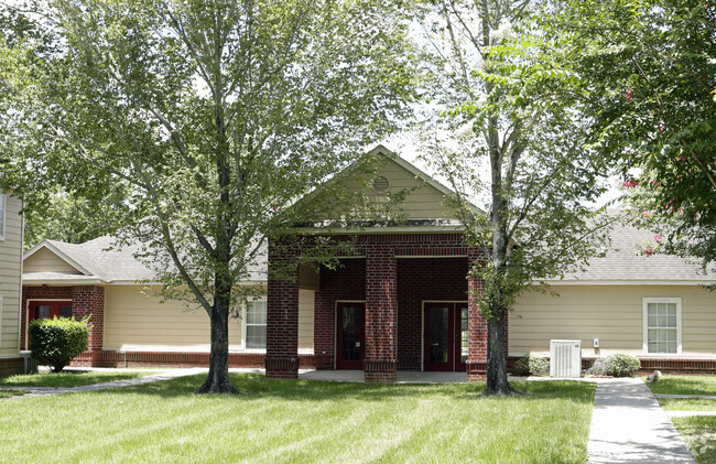 Courtyard - Howell Place