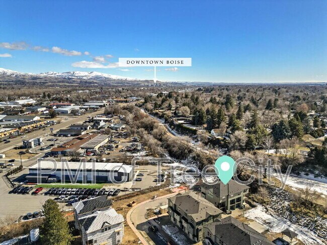 Foto del edificio - 7457 W Swain Ln