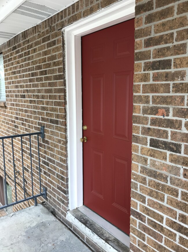 Building Photo - 1020 N Main St