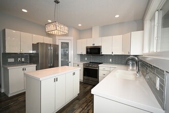 Building Photo - 4724 Gannett Rd