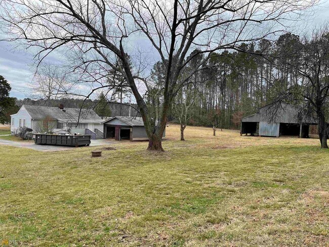Building Photo - 305 Stagecoach Rd