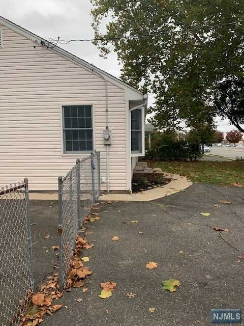 Foto del edificio - 31 E Ridgewood Ave