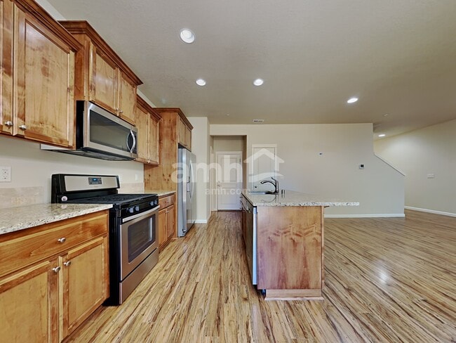 Building Photo - 3208 NE 75th St