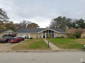 Building Photo - 228 Plainview Dr