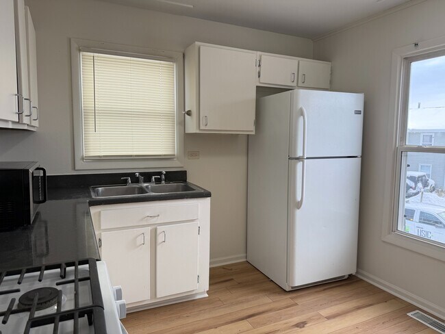 Foto del edificio - 328 Kirkwood Cir