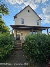 Building Photo - 216 Elizabeth St