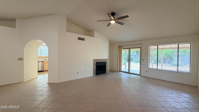 Foto del edificio - 1559 E Whitten St