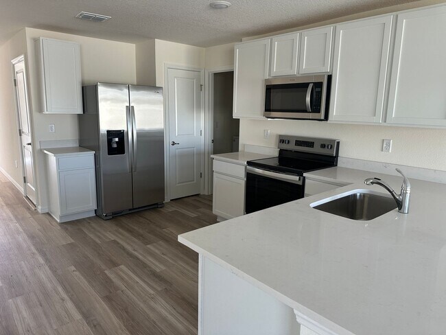 Foto del edificio - New Construction - 3 Bedroom 2 Bath Home in Wildwood
