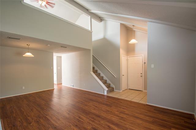 Building Photo - 580 Kent Dr