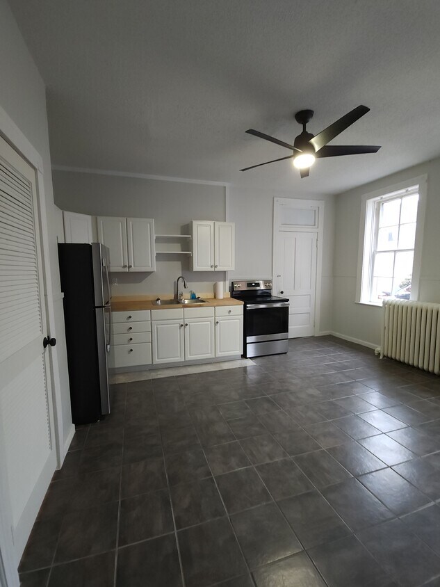 125 N 9th St Unit 125 N. 9th St., Quincy, IL 62301 Apartments in