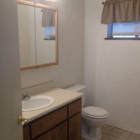 Building Photo - 1208 Northridge Dr