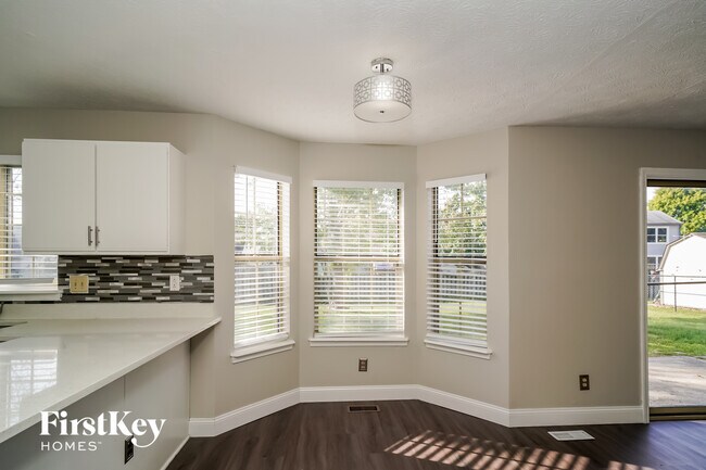 Building Photo - 10145 Park Valley Dr