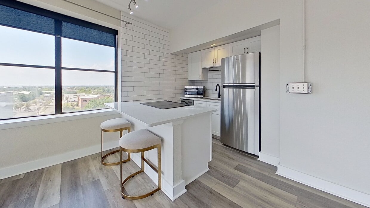 Primary Photo - Renovated Unit in an excellent location!!