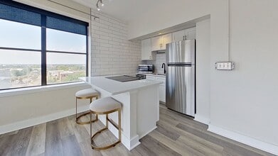 Building Photo - 311 W Ashley St