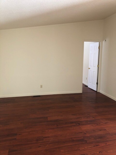 Building Photo - 1685 Cobb Hill Rd