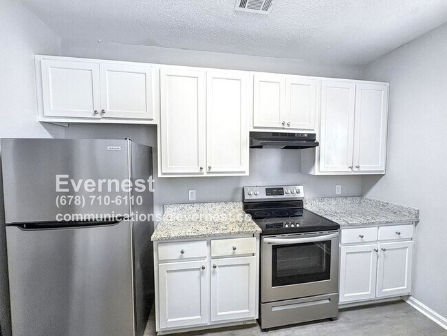 Foto del edificio - 8641 Thomas Rd