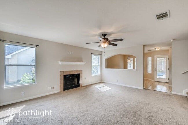 Building Photo - 3 br, 2.5 bath House - 1410 Rio Bravo Loop...