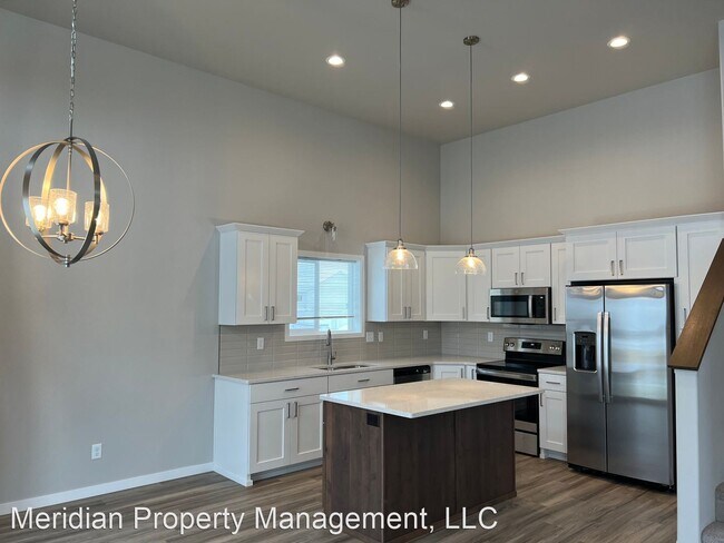 Foto del edificio - 3 br, 3 bath House - 4993 37th Ave S