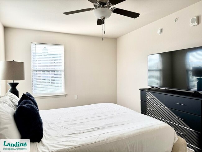 Foto del edificio - 301 Towne Center Dr