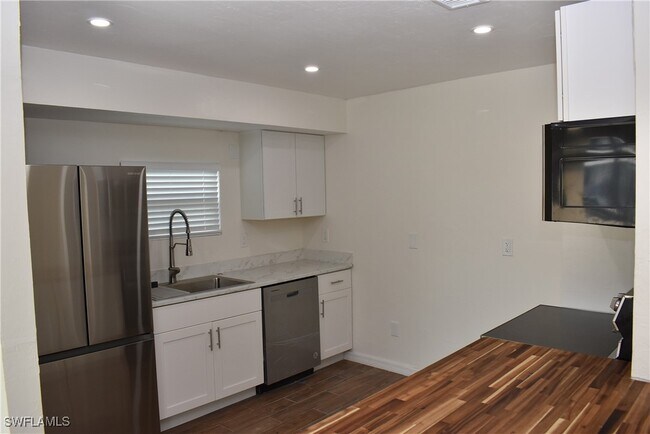 Building Photo - 4721 Spring Creek Dr