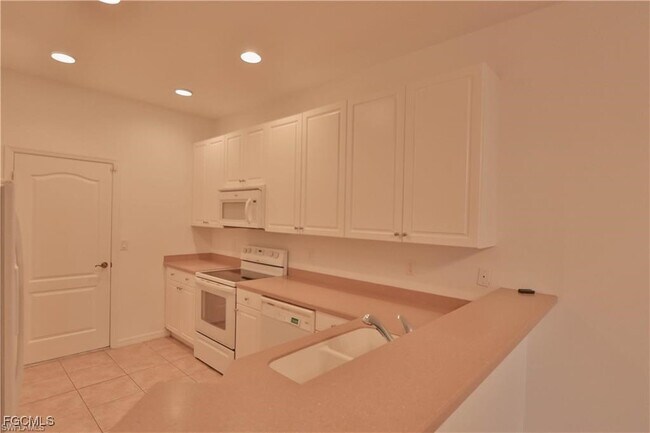 Building Photo - 10211 Tin Maple Dr