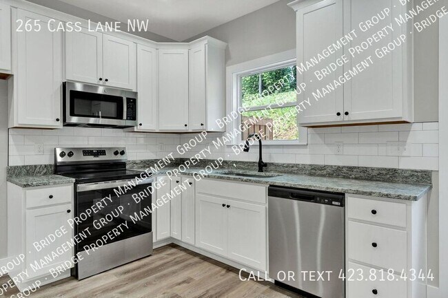 Foto del edificio - 265 Cass Ln NW