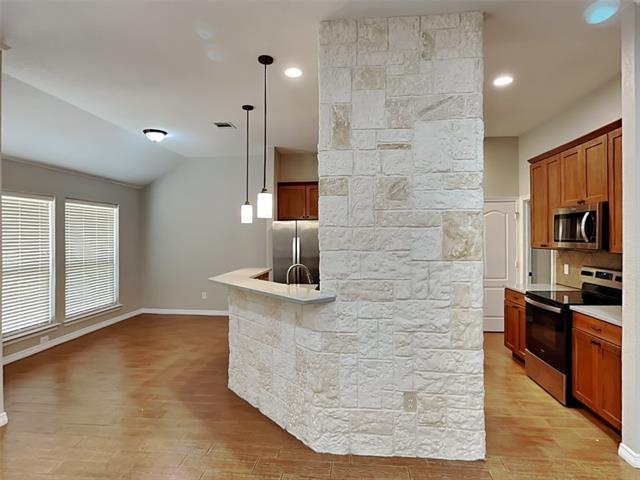 Building Photo - 3030 Coventry Ln