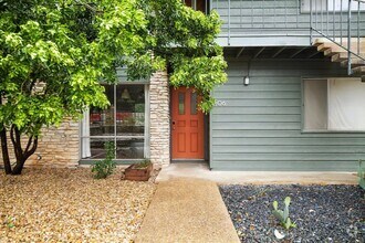Building Photo - 1304 Mariposa Dr