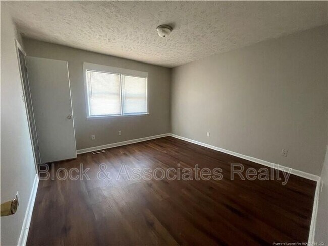 Foto del edificio - 4971 Galveston Dr