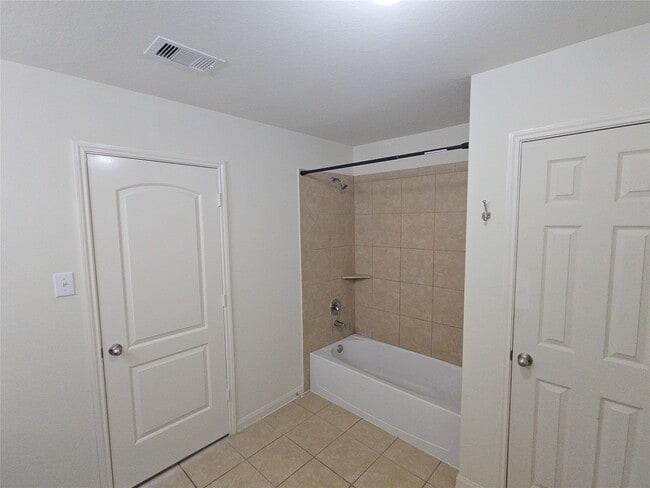 Building Photo - 2303 Golden Brandy Ln