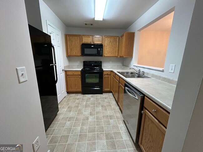 Building Photo - 2455 Mayfair Dr