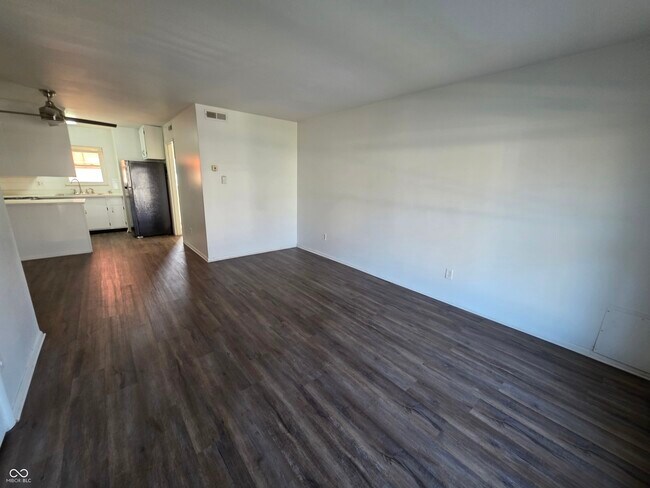 Building Photo - 3809 Biscayne Rd