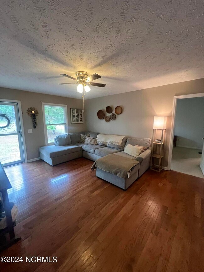 Foto del edificio - 185 N Peach St