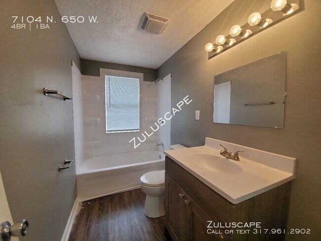 Foto del edificio - 7104 N 650 W