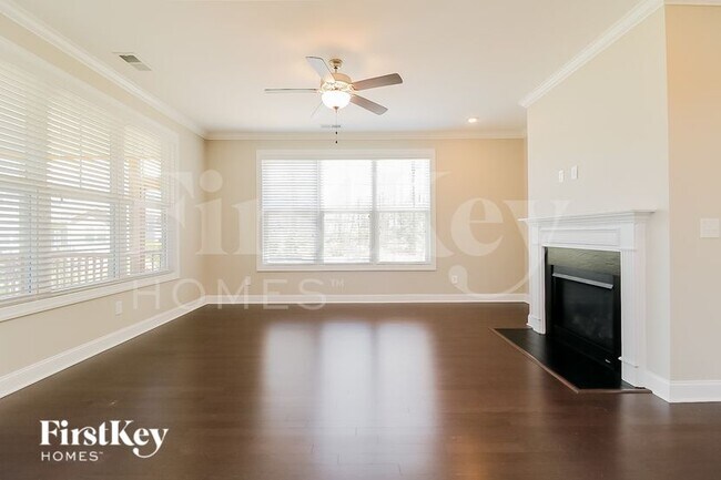 Foto del edificio - 159 Grey Hawk Dr