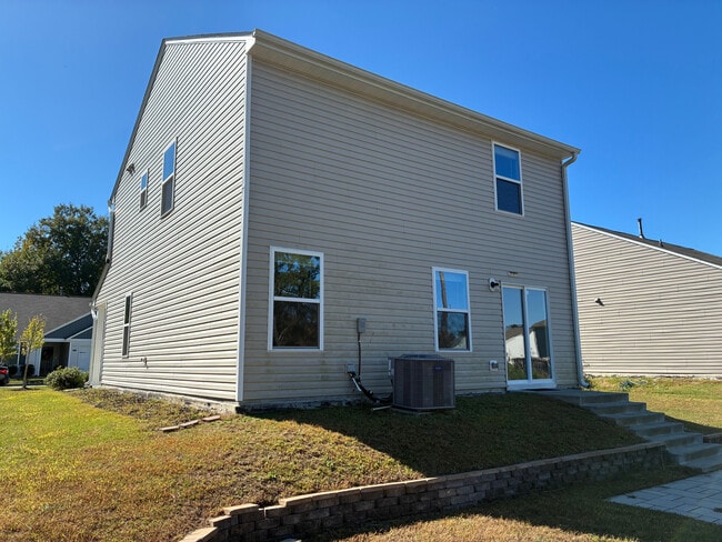 Building Photo - Room in House on Alderman Way